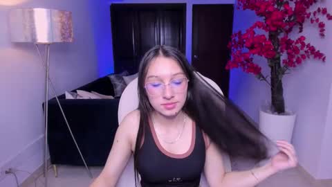 Snapshot of angie_smith_x chatting on 02.25.26 angie_smith_x online show from 02.25.26