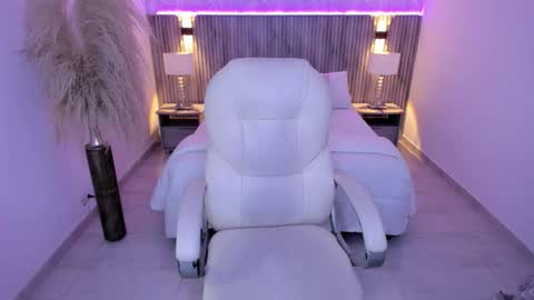 angie_smith_x online show from 03.18.26