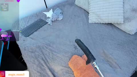 Snapshot of angiee_roses chatting on 02.09.25 angiee roses online show from 02.09.25