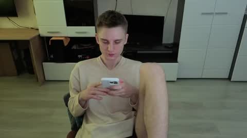 Snapshot of angryzan chatting on 04.23.26 vodka online show from 04.23.26