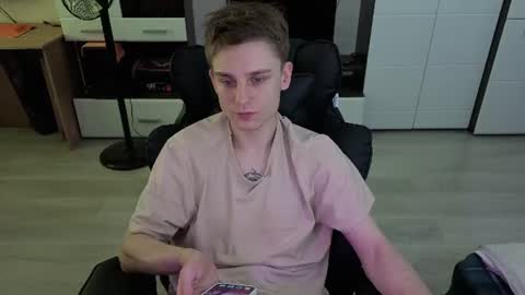 Snapshot of angryzan chatting on 06.15.26 vodka online show from 06.15.26