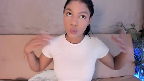 Snapshot of angy_avila chatting on 11.17.25 angy_avila online show from 11.17.25