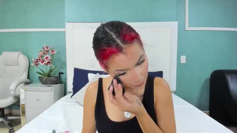 Snapshot of ania_gomez chatting on 02.18.26 Ania online show from 02.18.26