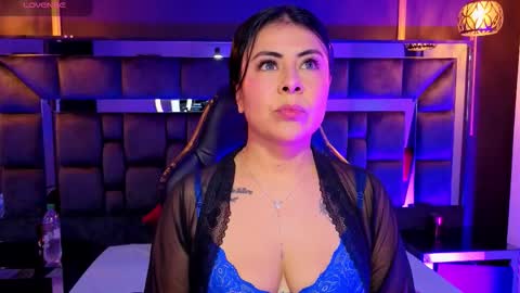 Snapshot of anijoness_ chatting on 11.27.25 Ani online show from 11.27.25