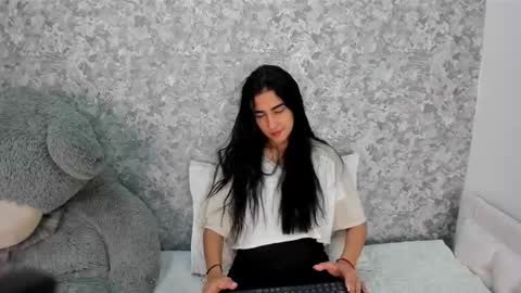 anika_h online show from 03.07.26