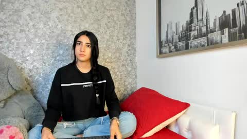 anika_h online show from 04.11.26