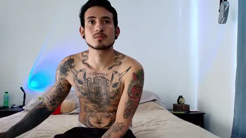 Snapshot of anika_lowen chatting on 01.02.25 Anika And Lowen Your Thumbs Up Are Super Important For Us online show from 01.02.25