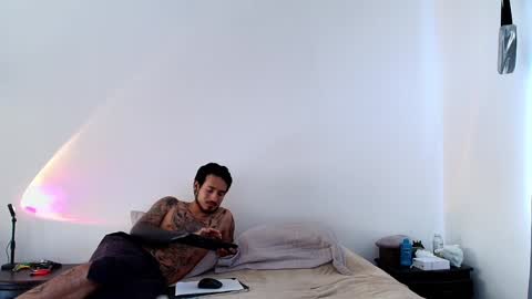 Snapshot of anika_lowen chatting on 01.31.25 Anika And Lowen Your Thumbs Up Are Super Important For Us online show from 01.31.25