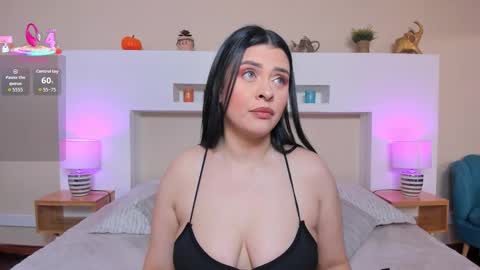 Snapshot of anikaromanof chatting on 12.22.25 Anika Romano online show from 12.22.25