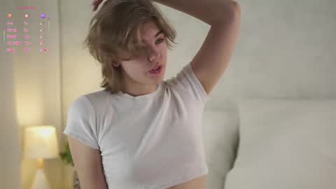 AnishaVivo online show from 12.04.25