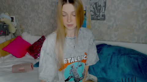 anita_moon_ online show from 02.28.25