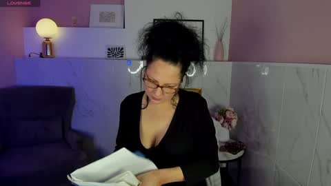 Anita online show from 12.27.24