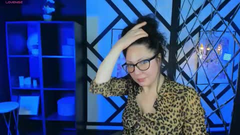 Anita online show from 11.28.25