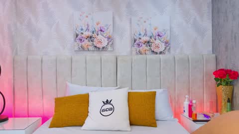 Snapshot of anita_sagegb chatting on 10.22.25 Dania Lpez online show from 10.22.25