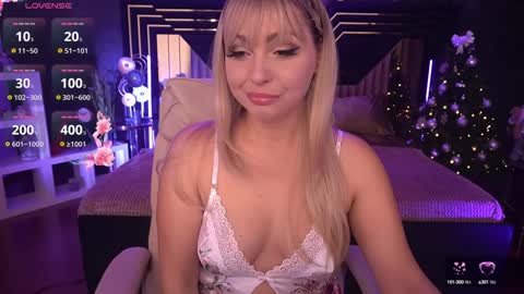 Snapshot of anitalevanta chatting on 01.14.25 Anita online show from 01.14.25