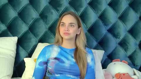 Snapshot of anitaventure chatting on 10.01.25 AnitaVenture online show from 10.01.25