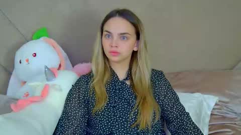 Snapshot of anitaventure chatting on 10.15.25 AnitaVenture online show from 10.15.25