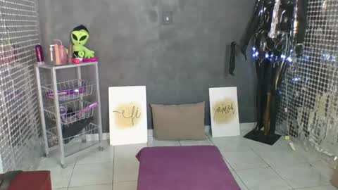 Hello My name is NaiaraPv is OPEN online show from 03.26.26