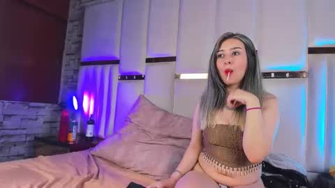 Snapshot of anlleloandangela chatting on 11.26.25 ANGEL AND TEFY online show from 11.26.25