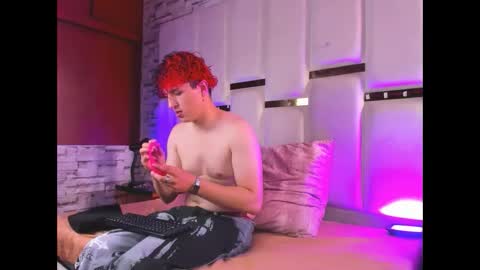 Snapshot of anlleloandangela chatting on 11.30.25 ANGEL AND TEFY online show from 11.30.25