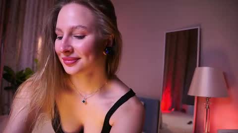 Snapshot of ann__levine chatting on 10.15.25 Ann online show from 10.15.25