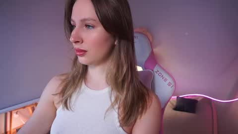 Snapshot of ann__levine chatting on 11.16.25 Ann online show from 11.16.25