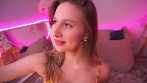 Snapshot of ann__levine chatting on 11.28.25 Ann online show from 11.28.25