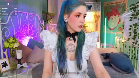 Snapshot of anna_bloom_ chatting on 12.05.24 Violett online show from 12.05.24