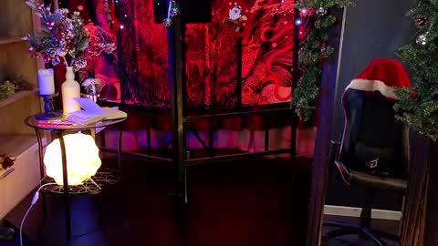 Snapshot of anna_bloom_ chatting on 12.20.24 Violett online show from 12.20.24