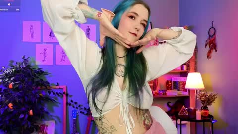 Snapshot of anna_bloom_ chatting on 01.21.25 Violett online show from 01.21.25