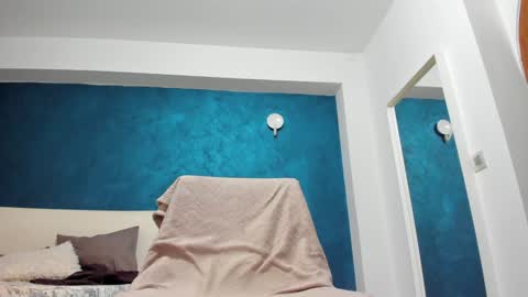 Snapshot of anna_lewis chatting on 01.13.25 Anna online show from 01.13.25