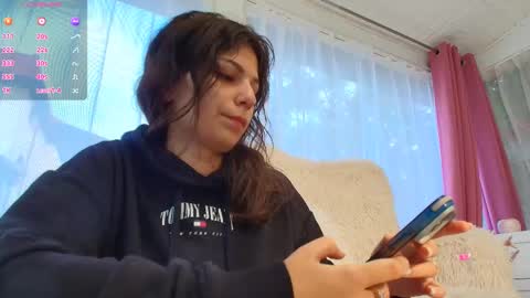 Snapshot of anna_lewis chatting on 09.25.25 Anna online show from 09.25.25