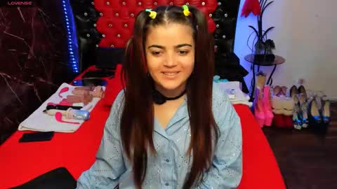 Snapshot of anna_lwice chatting on 09.29.25 Ana online show from 09.29.25