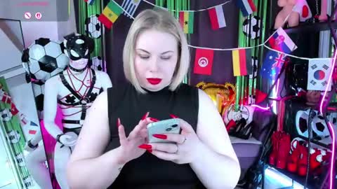 Snapshot of anna_maxwell chatting on 06.15.26 Anna online show from 06.15.26