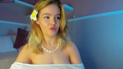 Snapshot of anna_robinson chatting on 01.31.25 Anna online show from 01.31.25