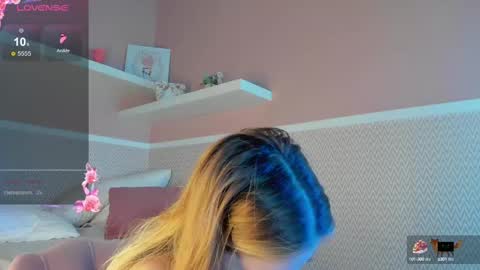 Snapshot of anna_robinson chatting on 02.11.25 Anna online show from 02.11.25