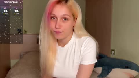 Snapshot of annabel_myr chatting on 09.13.25 Annabel online show from 09.13.25