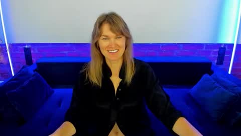 Snapshot of annabel_xxx chatting on 10.12.25 Annabel online show from 10.12.25