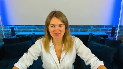 Snapshot of annabel_xxx chatting on 10.25.25 Annabel online show from 10.25.25