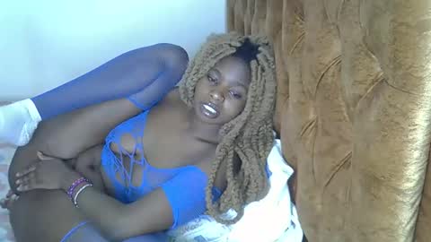 Snapshot of annabellapretty chatting on 10.15.25 annabellapretty online show from 10.15.25