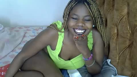 Snapshot of annabellapretty chatting on 11.24.25 annabellapretty online show from 11.24.25