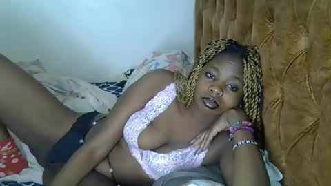 Snapshot of annabellapretty chatting on 12.21.25 annabellapretty online show from 12.21.25