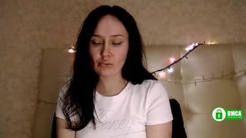 Snapshot of annabloempje chatting on 10.14.25 Anna online show from 10.14.25