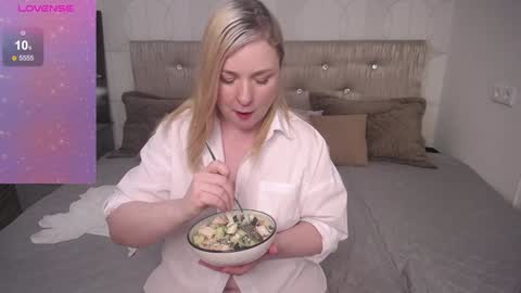 Snapshot of annacherri chatting on 02.03.25 AnnaCherri online show from 02.03.25