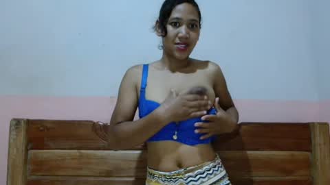 Snapshot of annahhotgirl chatting on 02.05.25 annahhotgirl online show from 02.05.25