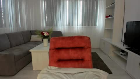 annaise  online show from 04.10.26