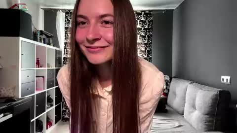 Snapshot of annalevandowski chatting on 07.01.26 Anna online show from 07.01.26