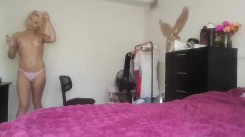 Snapshot of annamarrie777 chatting on 11.15.25 AnnaMarrie online show from 11.15.25