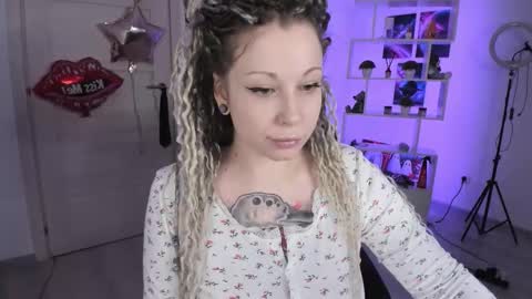 Snapshot of annanebula chatting on 10.30.25 Anna online show from 10.30.25