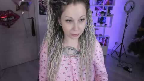 Snapshot of annanebula chatting on 11.09.25 Anna online show from 11.09.25